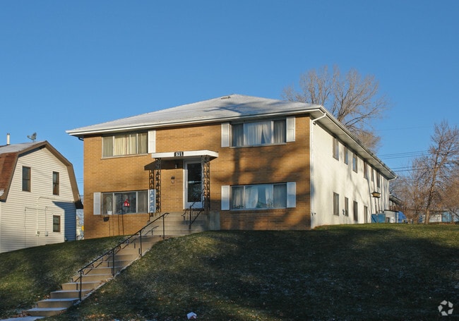 Building Photo - 631 37th Ave NE