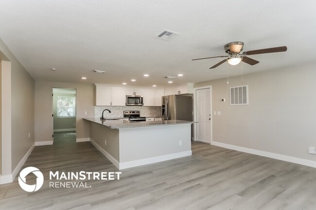 Foto del edificio - 6310 Keller Dr