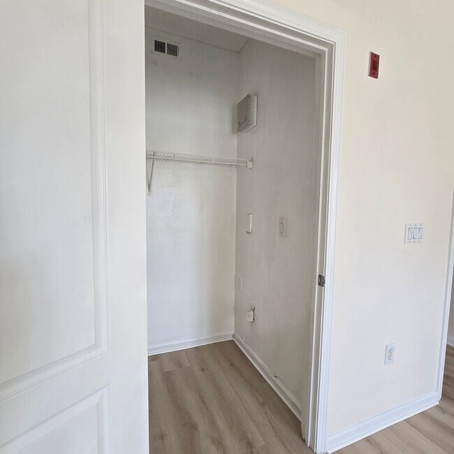 Foto del edificio - 1 Bedroom Condo for RENT
