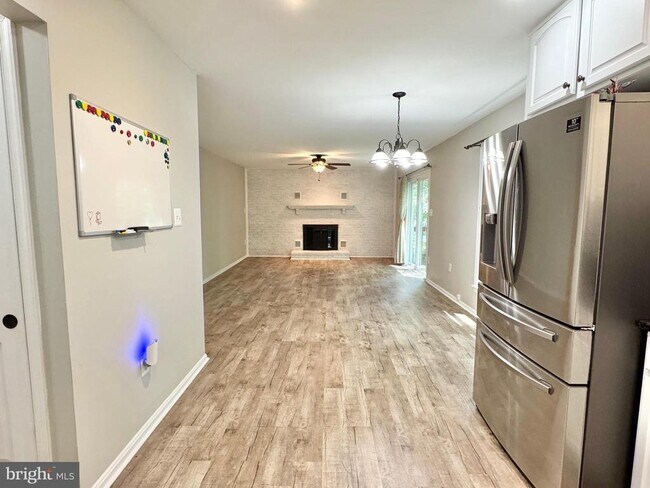 Building Photo - 15793 Moncure Dr