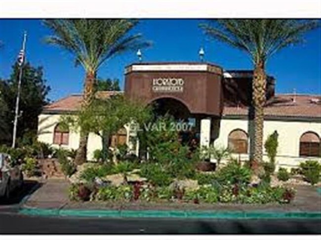 Foto del edificio - 950 Seven Hills Dr