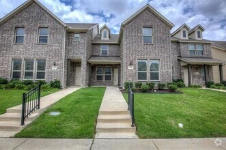 Building Photo - 424 Milverton Dr