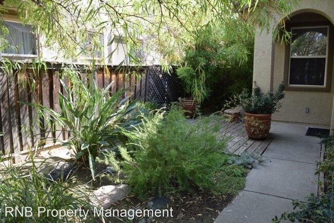 Building Photo - 4 br, 2.5 bath House - 511 Copperwood Court