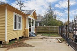 Building Photo - 2508 Everett St