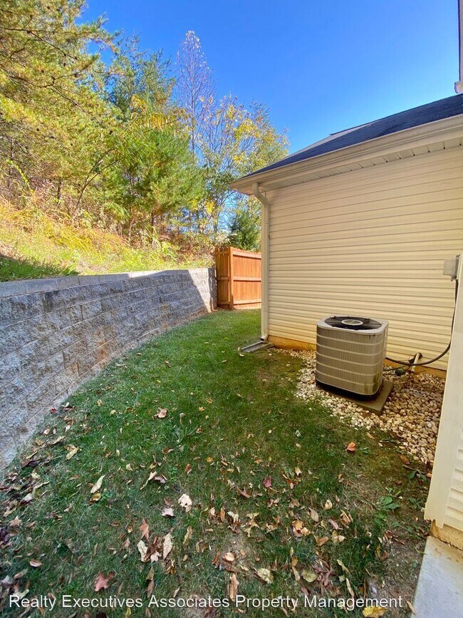 Foto del edificio - 3 br, 2.5 bath House - 7223 Sunset Ridge Lane