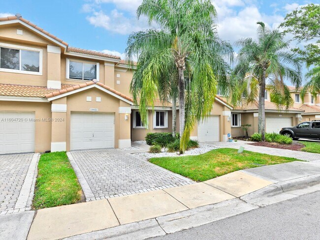 Foto del edificio - 15821 SW 10th St