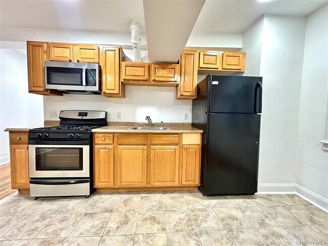 Foto del edificio - 10 Nosband Ave