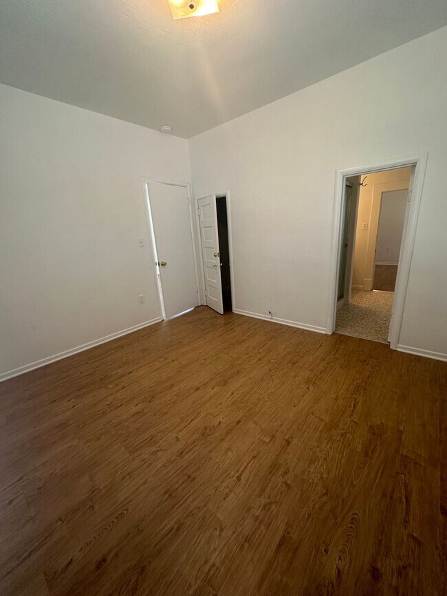 Foto del edificio - 1571.2n -155 &amp; 155.5 N. 3rd St.