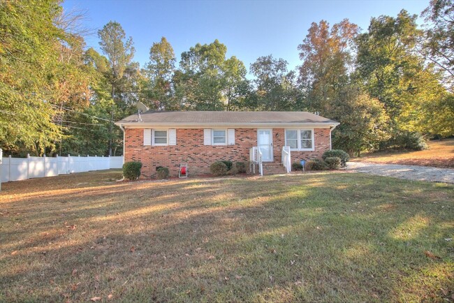 Building Photo - Adorable brick home in Northern Durham Cou...