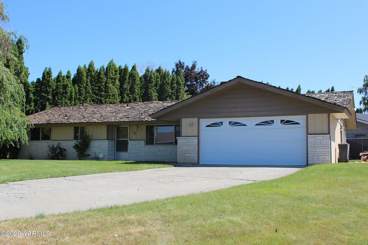 Primary Photo - 7009 Chinook Dr