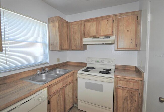 Foto del edificio - 4240 Pershing Pointe Pl