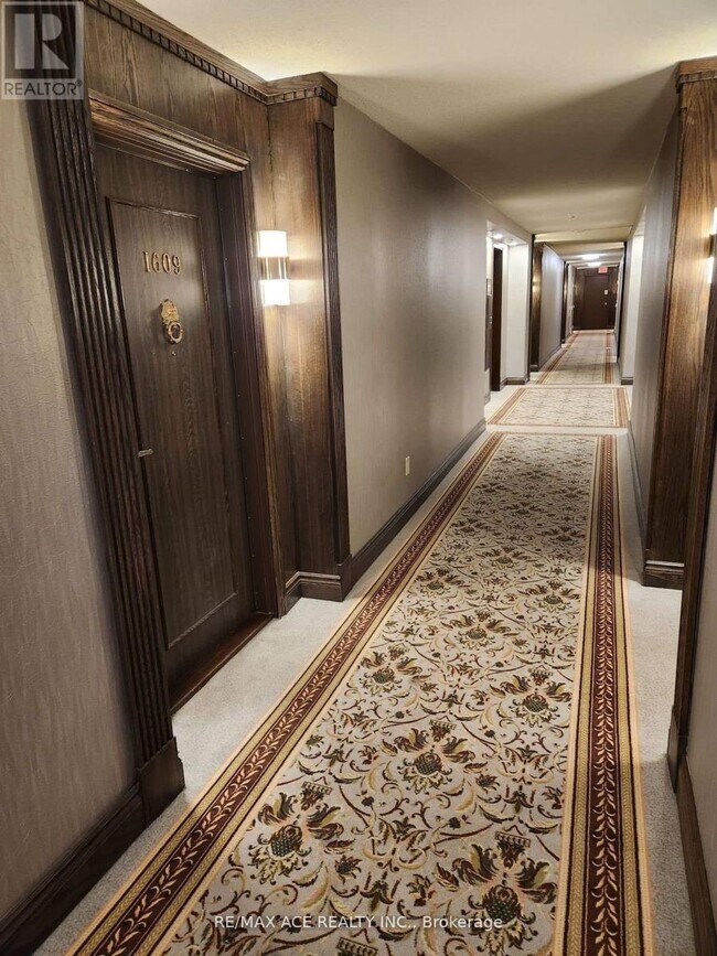 Photo du bâtiment - 1555 Finch Ave E