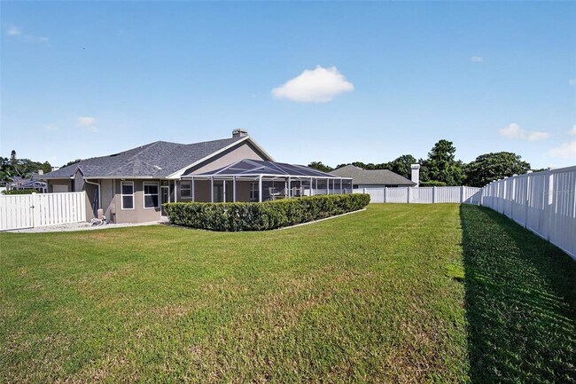 Building Photo - 1850 Sandy Knoll Cir N