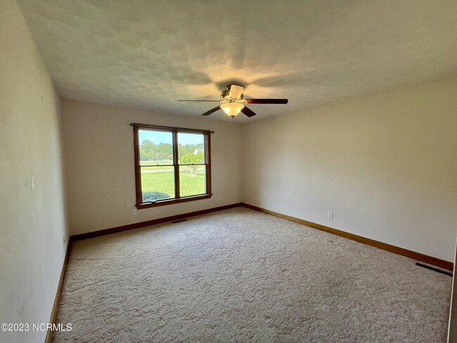 Building Photo - 112 Cottonwood Dr