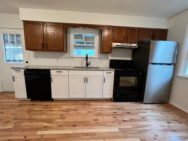 Building Photo - Newly renovated 3bed/1bath for rent!