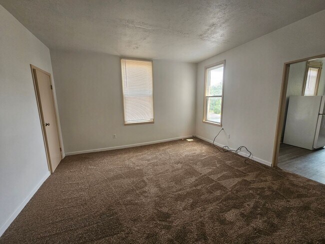 Foto del edificio - Spacious 1 bedroom with small office area ...