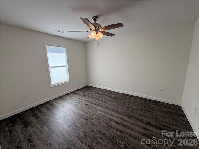 Building Photo - 4013 Eugene Dr