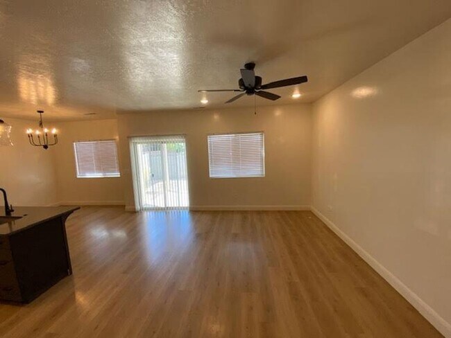 Foto del edificio - 3 Bed - 2.5 Bath, Newer Construction