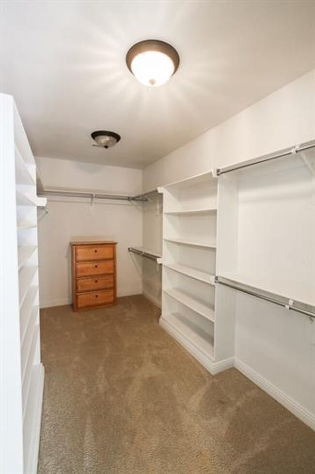 Building Photo - Come check out this wonderful home!