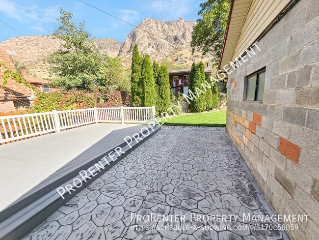 Building Photo - 1162 Collins Blvd