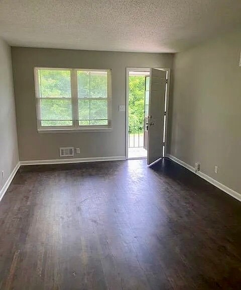 Sala de estar - 415 S Sugar Creek Blvd