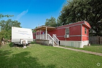 Building Photo - 914 Davis St