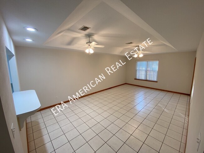 Foto del edificio - Shalimar Duplex