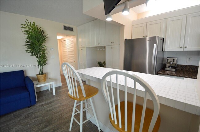 Foto del edificio - 1451 N 12th Ct