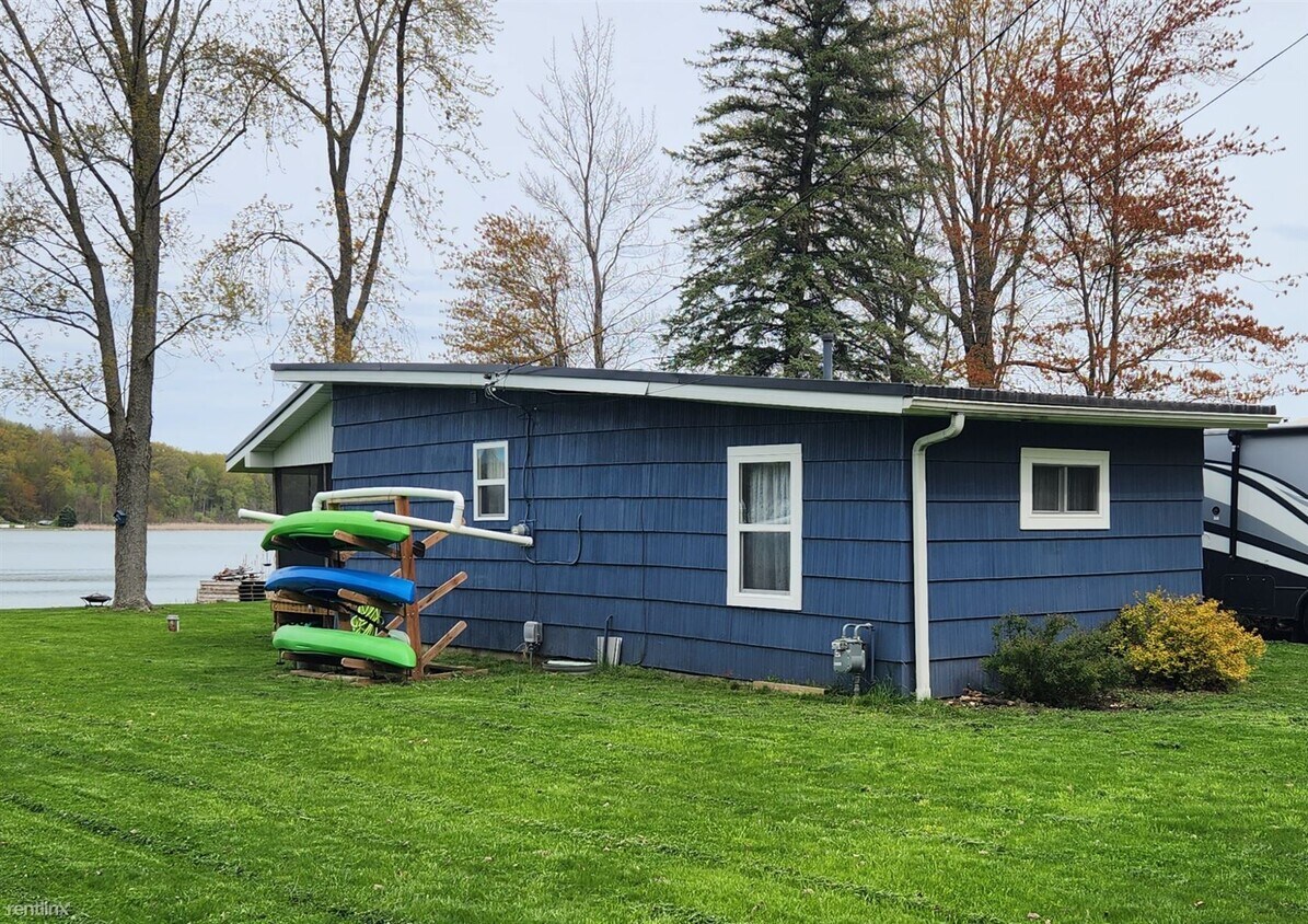 Primary Photo - 2 br, 1 bath House - 16887 Shawano Dr