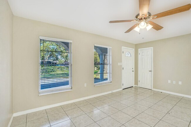 Building Photo - 4748 Amoy Ct