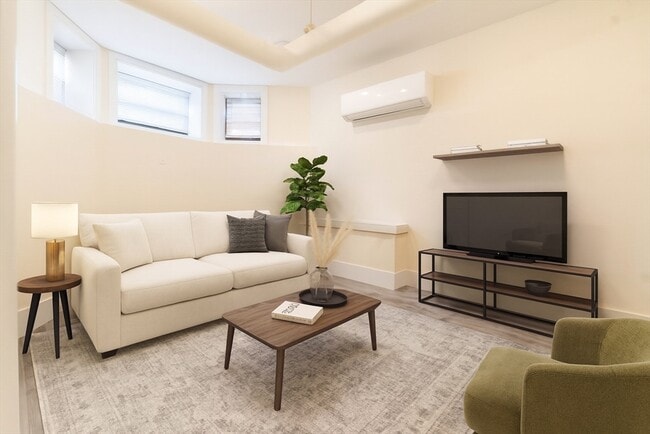 Building Photo - 24 Peterborough St