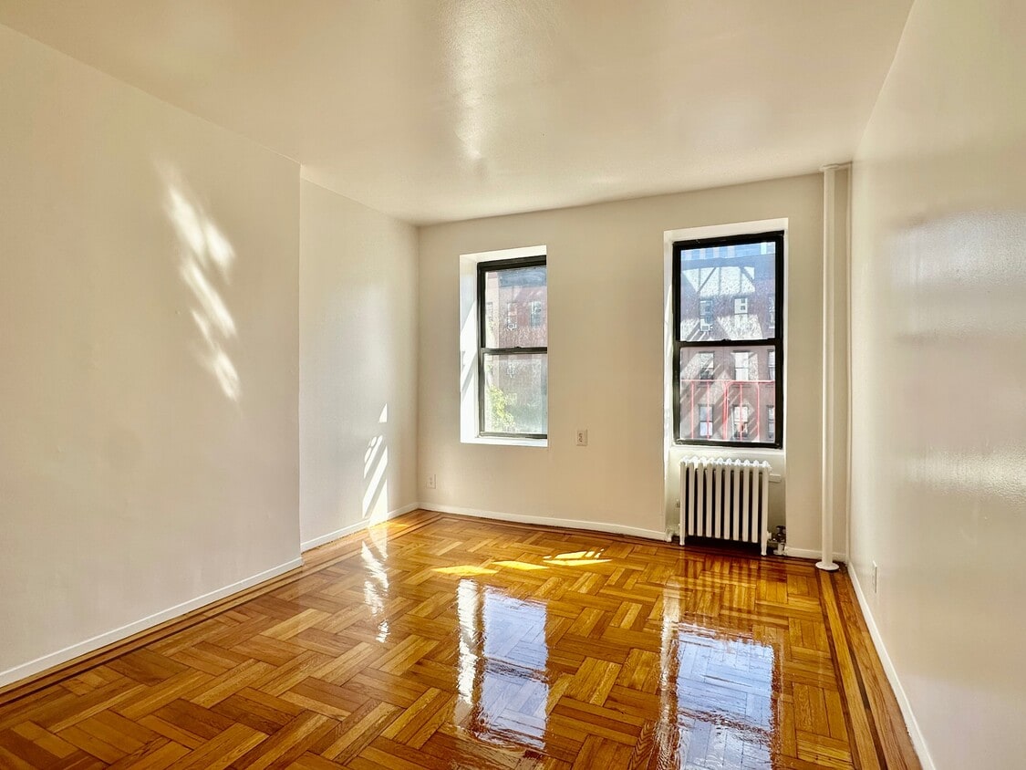 Primary Photo - 1585 First Avenue