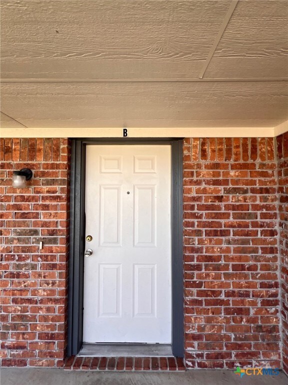 Building Photo - 3802 Pecos Dr