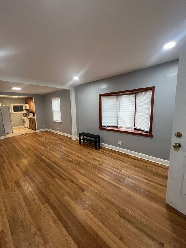 Foto del edificio - 2500 Linwood Rd