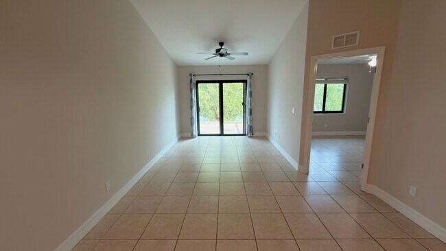Foto del edificio - 215 Cultural Park Blvd