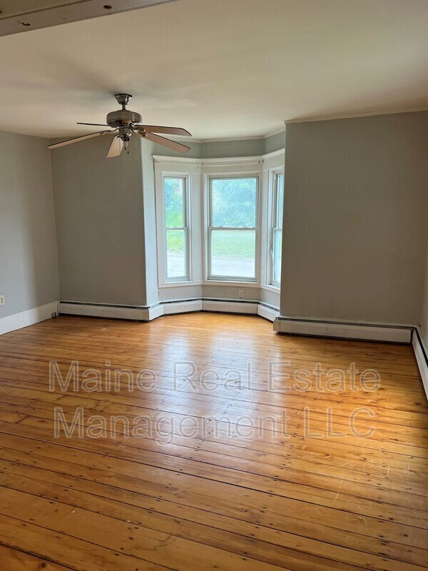 Building Photo - 14 Burr St