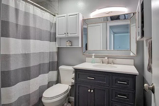 Foto del edificio - 369 Meadow Ct