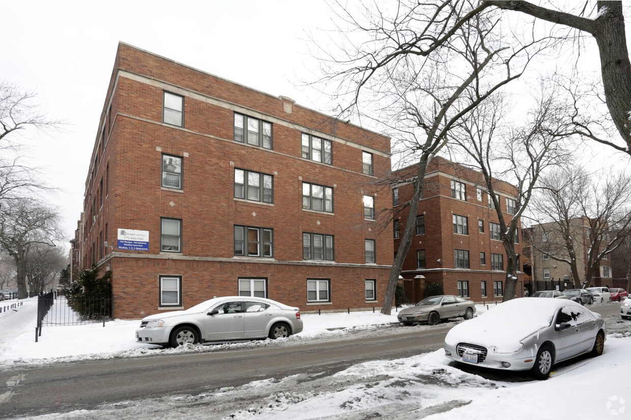 Building Photo - 6755 S Paxton Ave
