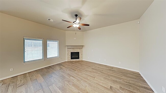 Building Photo - 15936 Iron Ridge Rd