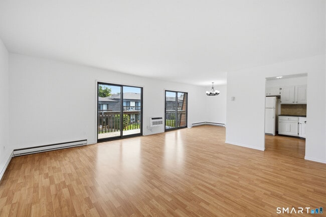 Building Photo - 255 Strawberry Hill Ave