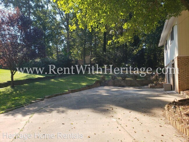 Building Photo - 4 br, 2 bath House - 5059 Old Briar Trl