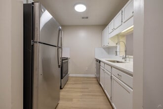 Building Photo - Cardinal Apartments