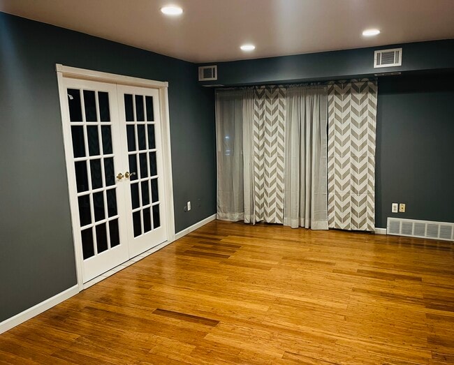 Building Photo - 38261 Fairway Ct