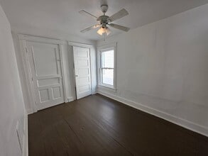 Building Photo - 526 W Mulberry St