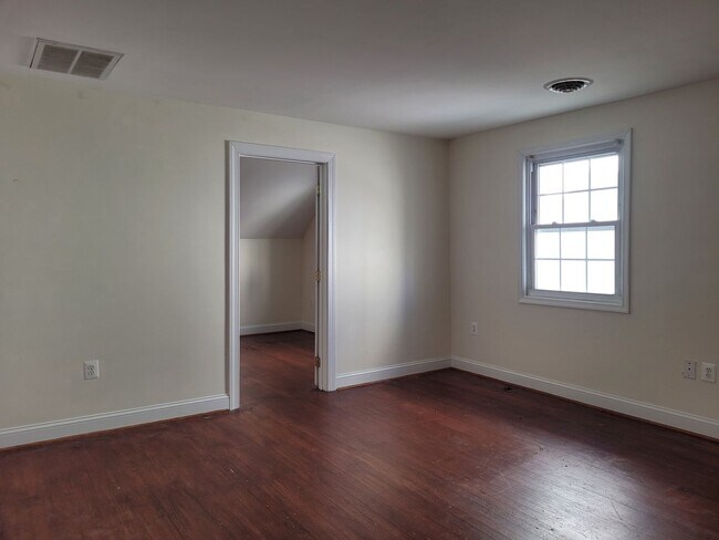 Foto del edificio - 18 W King St