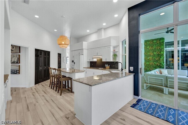 Foto del edificio - 8133 Lowbank Dr