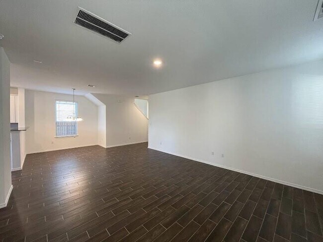 Foto del edificio - 640 Pickrell Lp