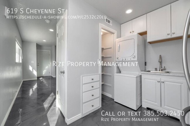 Building Photo - 619 S Cheyenne St
