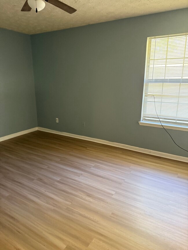 Building Photo - 5836 N Castlegate Dr