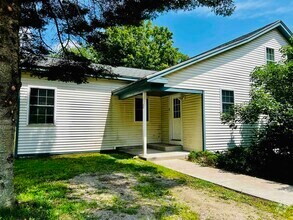 Building Photo - 503 Tamworth Rd